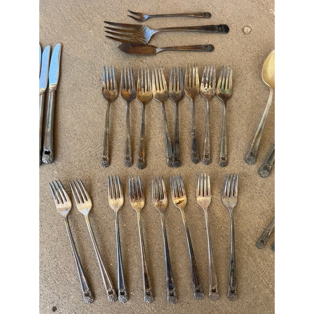 Vintage 1847 Rogers Bros "Eternally Yours" silverplate flatware set Partial - Picture 2 of 13